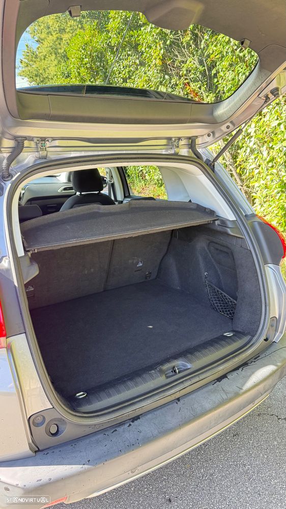 Peugeot 2008 1.2 PureTech Allure - 21