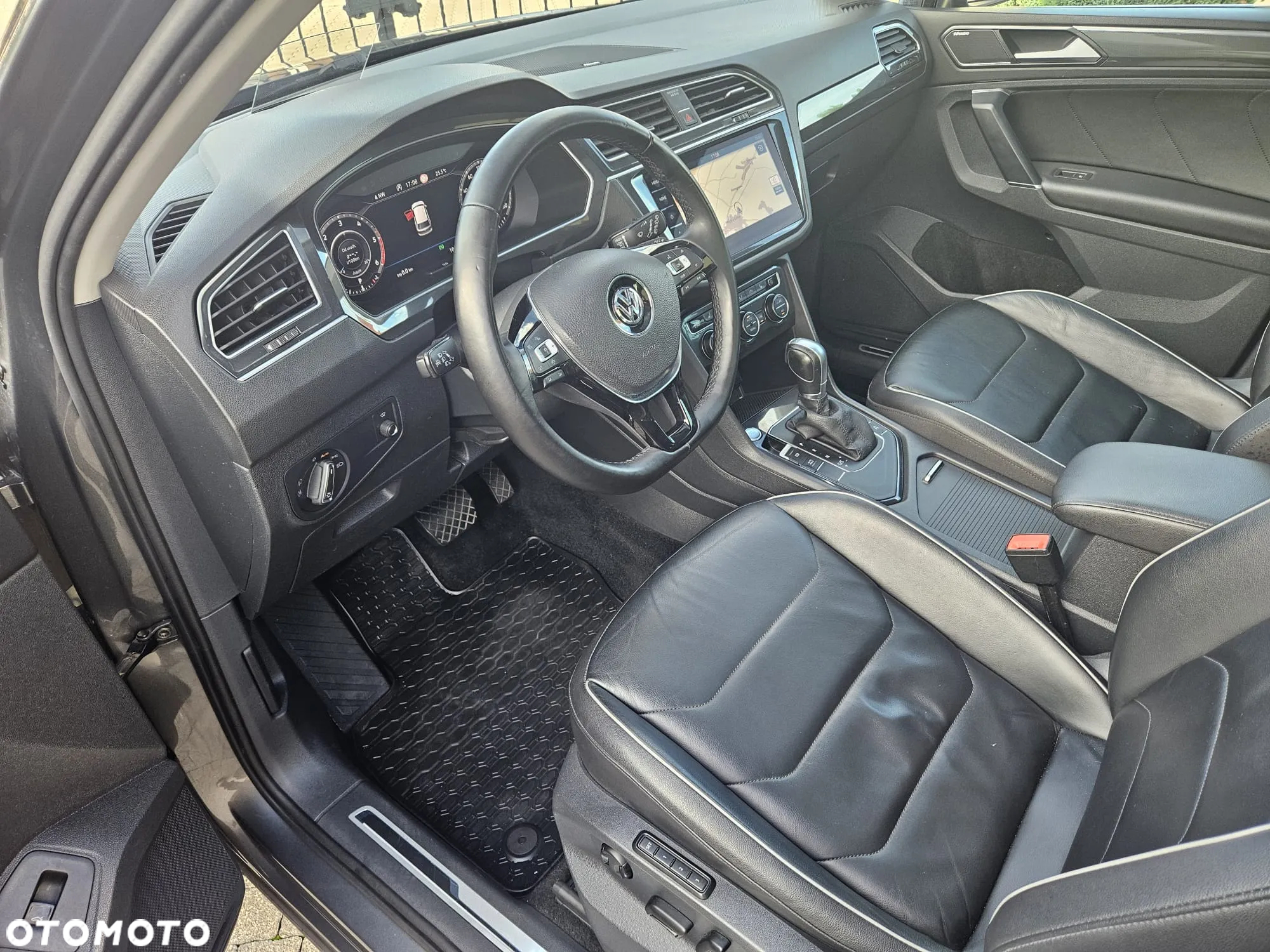 Volkswagen Tiguan - 9