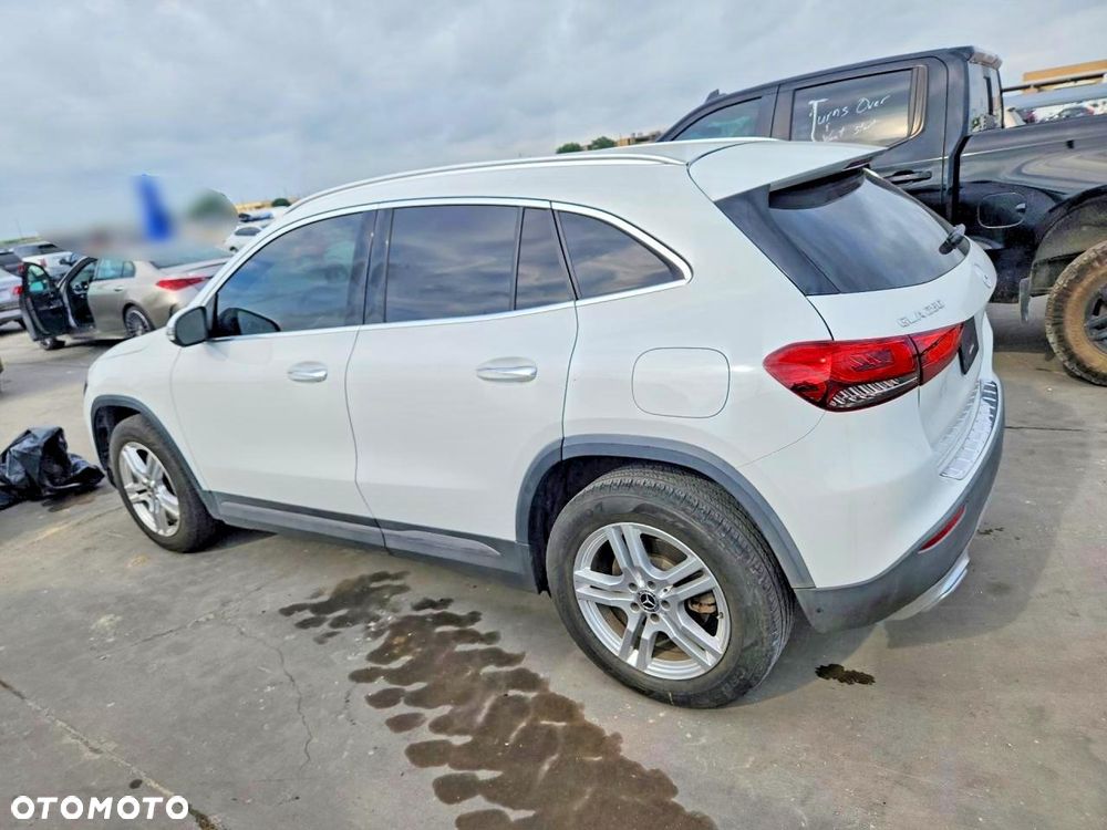 Mercedes-Benz GLA 250 4-Matic AMG Line - 2
