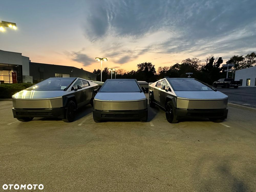 Tesla Cybertruck - 14