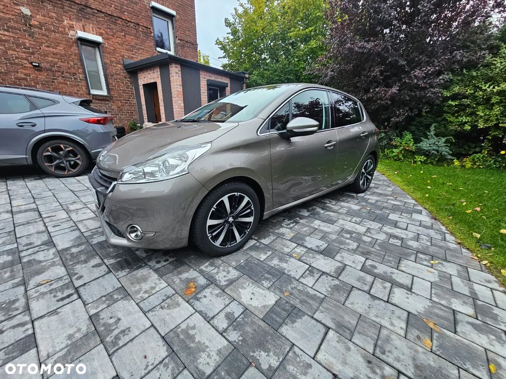 Peugeot 208 1.2 VTi Allure - 4