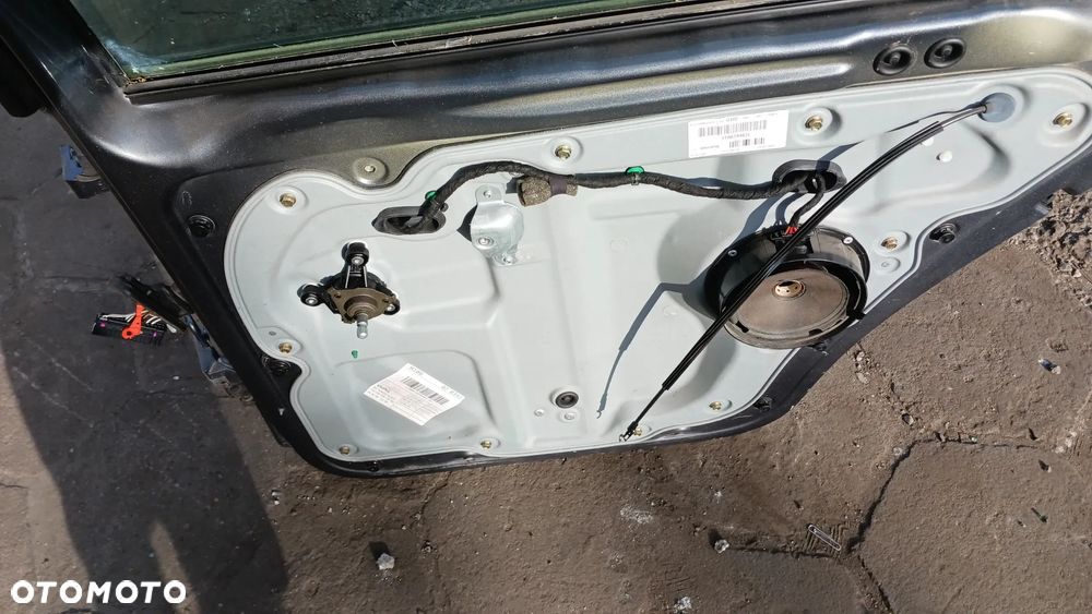 Drzwi Volkswagen Touran I prawy tył LD7X (LD7S) prawe tylne KOMPLETNE zamek klamka mechanizm szyby listwa głośnik - 4