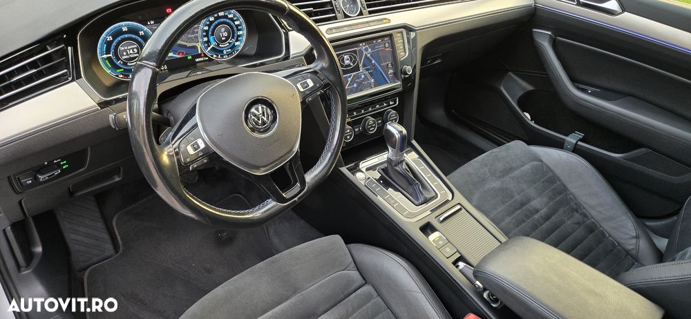 Volkswagen Passat - 10