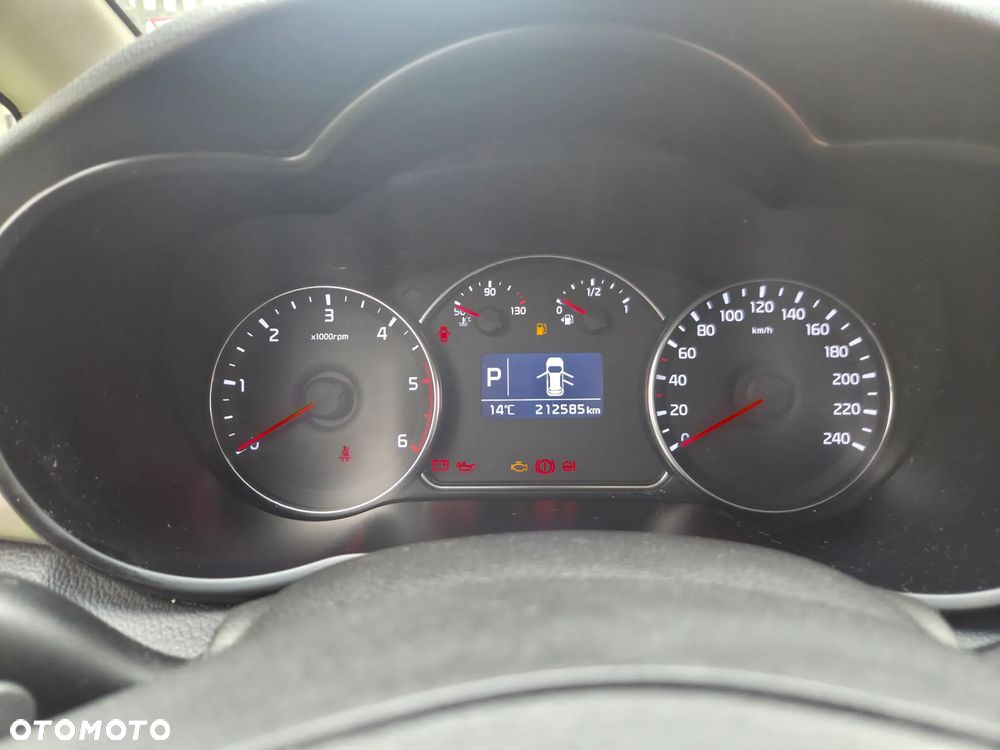 Kia Carens 1.7 CRDi L - 18