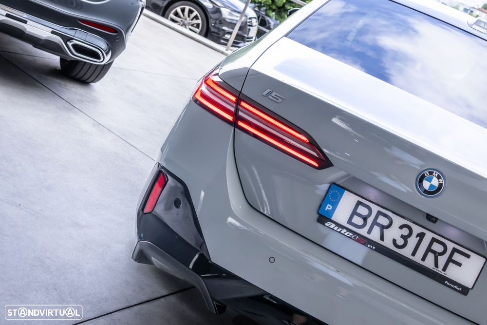 BMW i5 eDrive40 Pack Desportivo M - 8