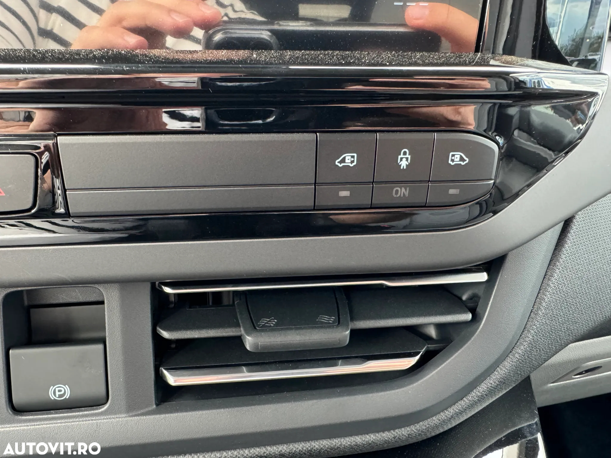 Ford Tourneo Custom - 19