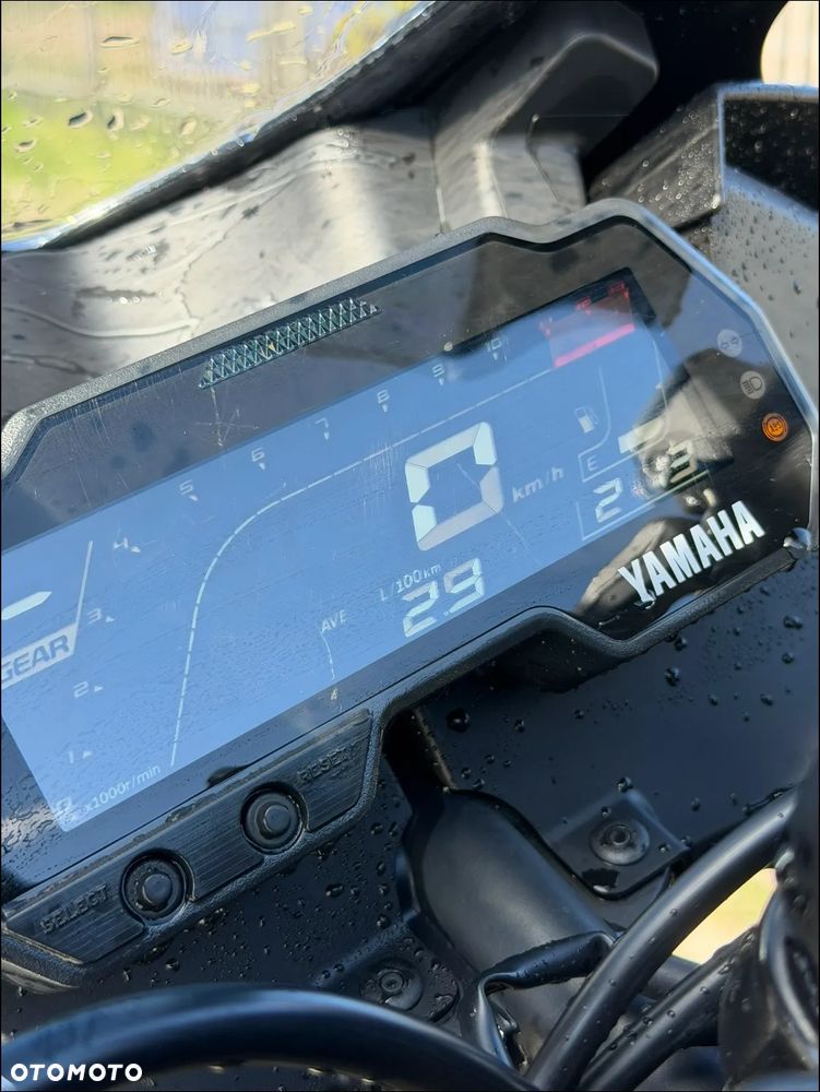 Yamaha YZF - 13
