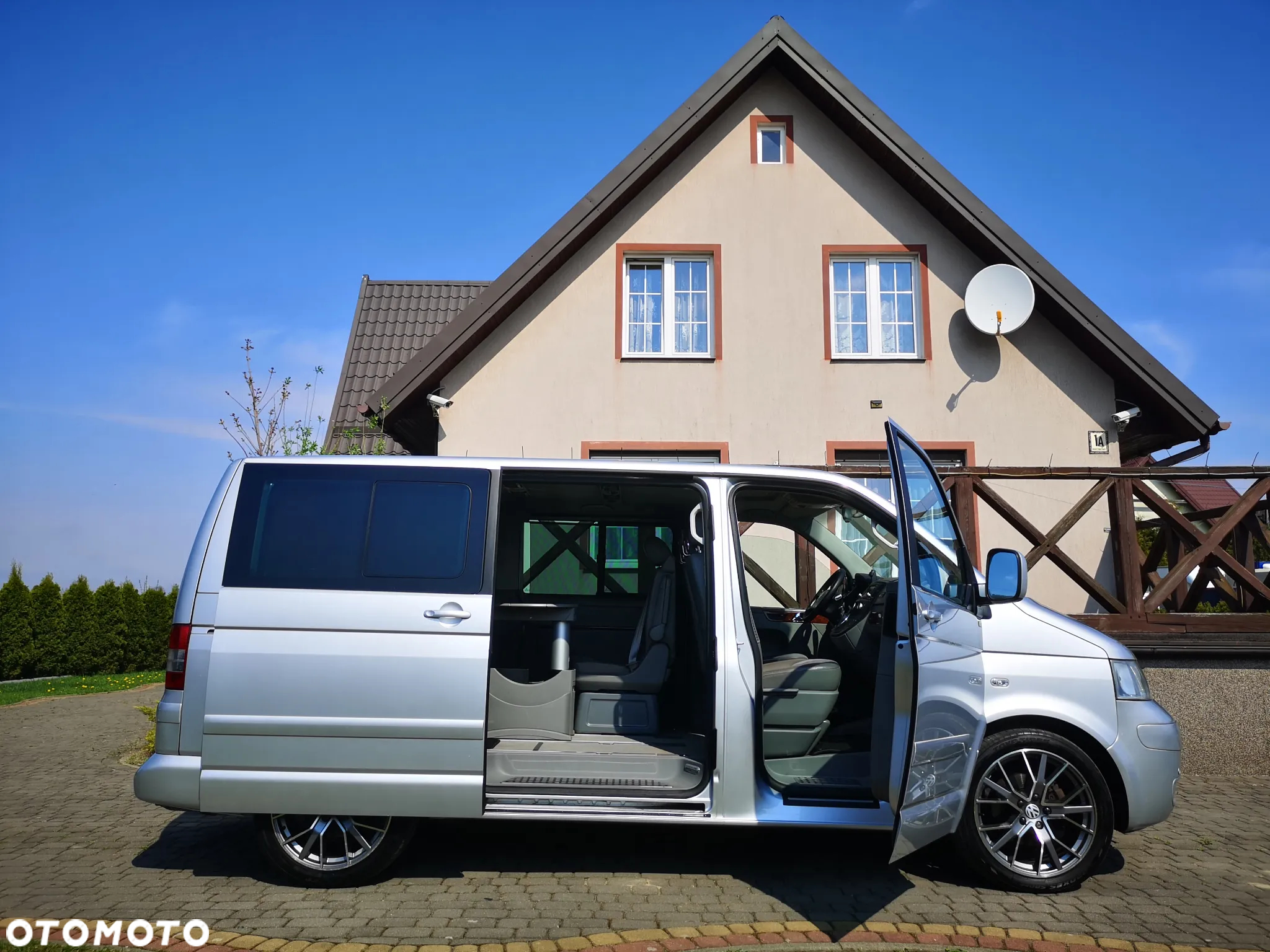 Volkswagen Multivan - 18