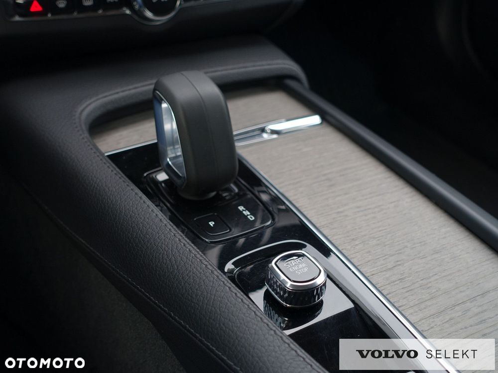 Volvo V90 Cross Country - 33