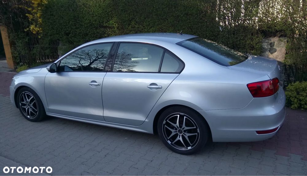 Volkswagen Jetta 1.6 TDI BMT Trendline - 5