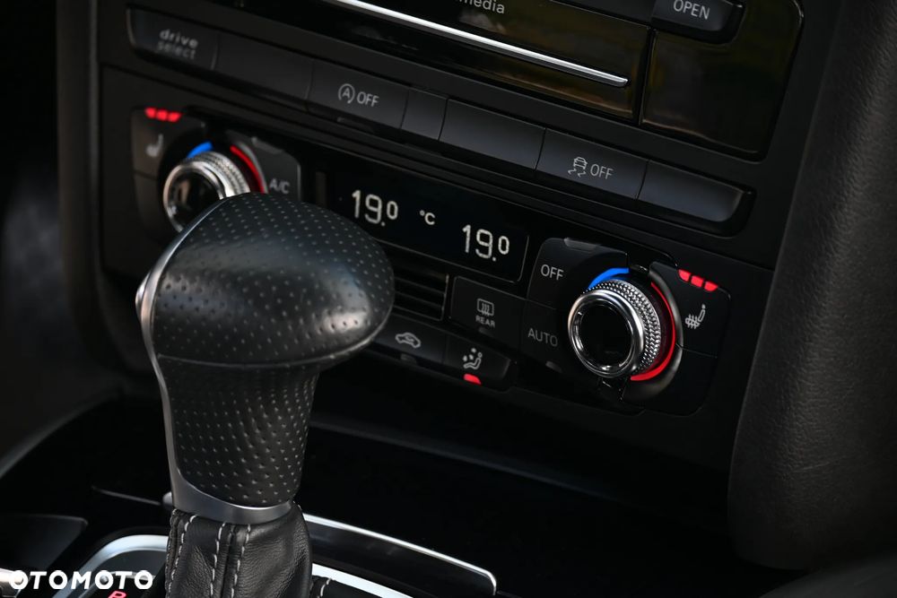 Audi A4 Avant 2.0 TDI DPF quattro S tronic S line Sportpaket - 33