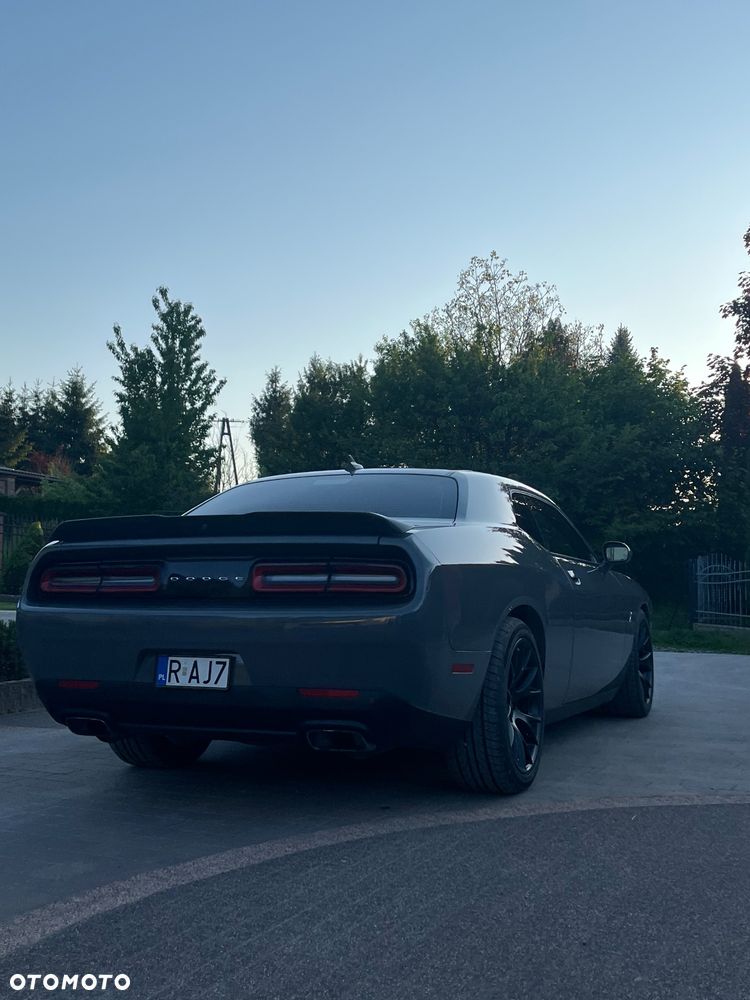 Dodge Challenger - 6