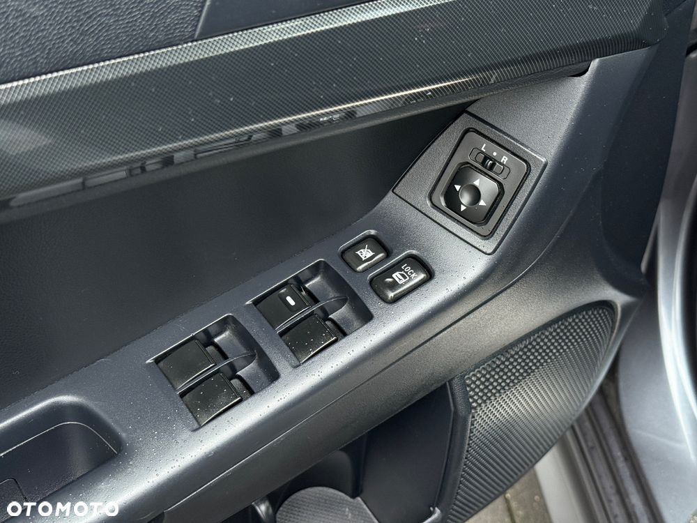 Mitsubishi Lancer - 10
