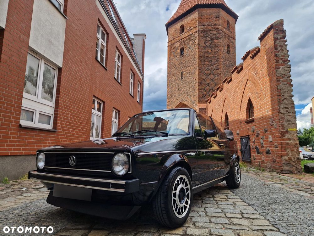 Volkswagen Golf - 1