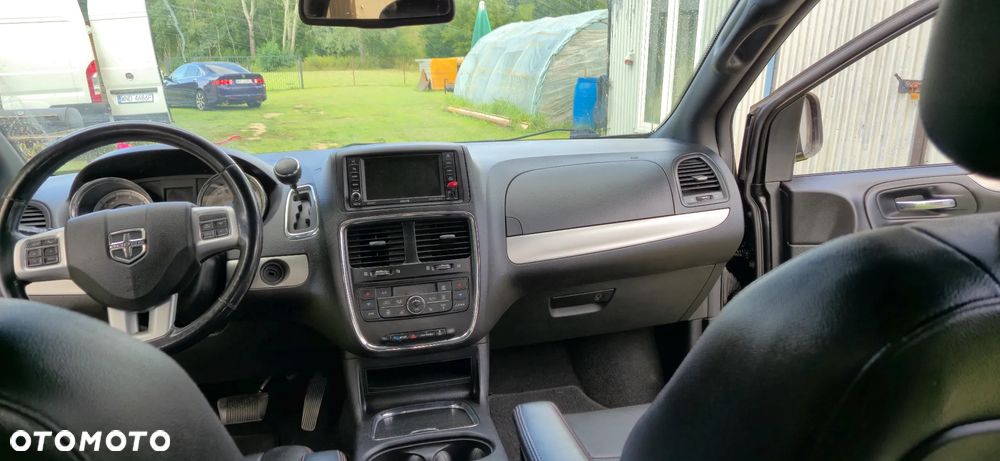 Dodge Grand Caravan - 15