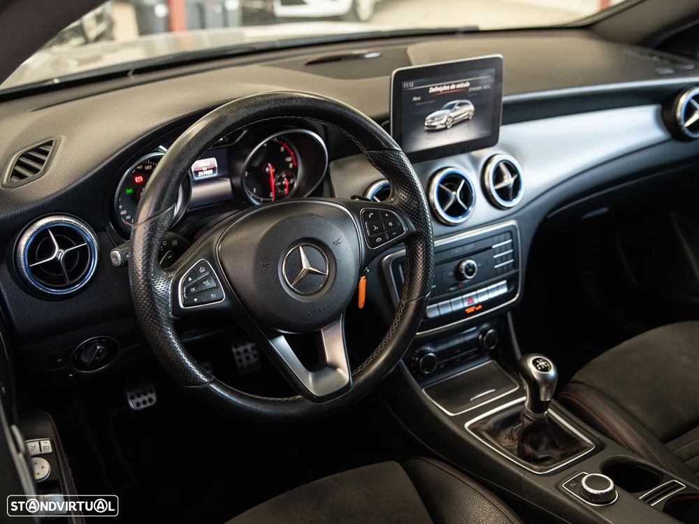 Mercedes-Benz CLA 200 d Shooting Brake AMG Line - 9