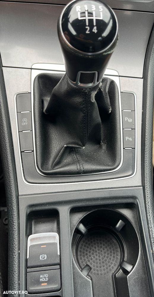 Volkswagen Golf 1.6 TDI DPF Trendline - 13