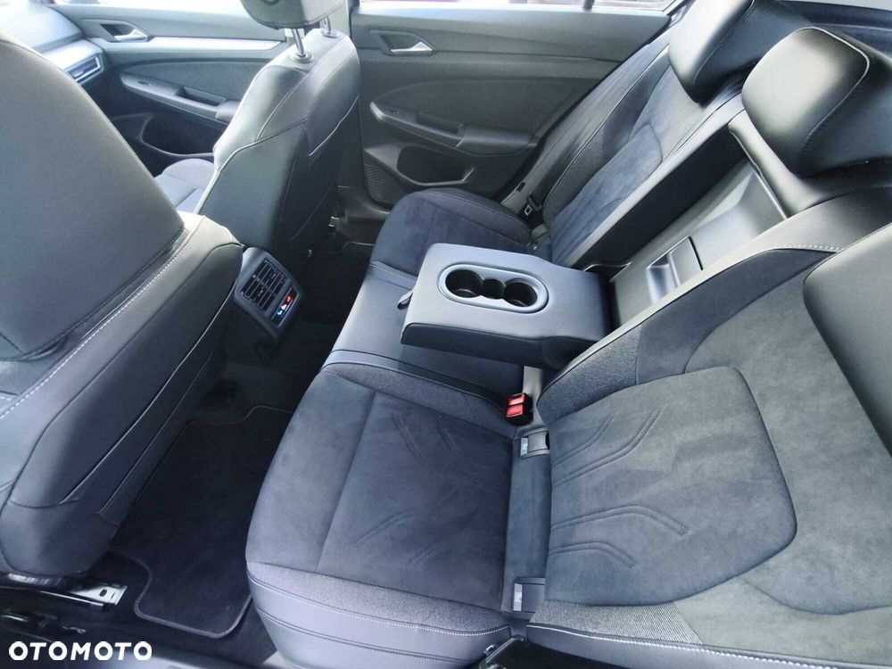 Volkswagen Golf 1.5 TSI EHybrid PHEV 150kW Life Plus DSG - 19