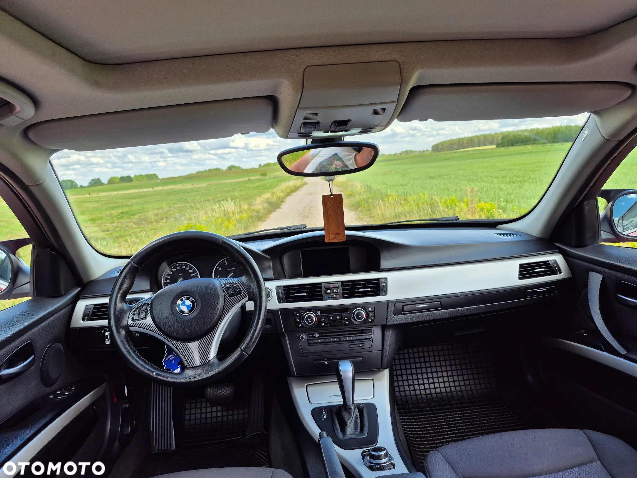 BMW Seria 3 318i Touring - 18