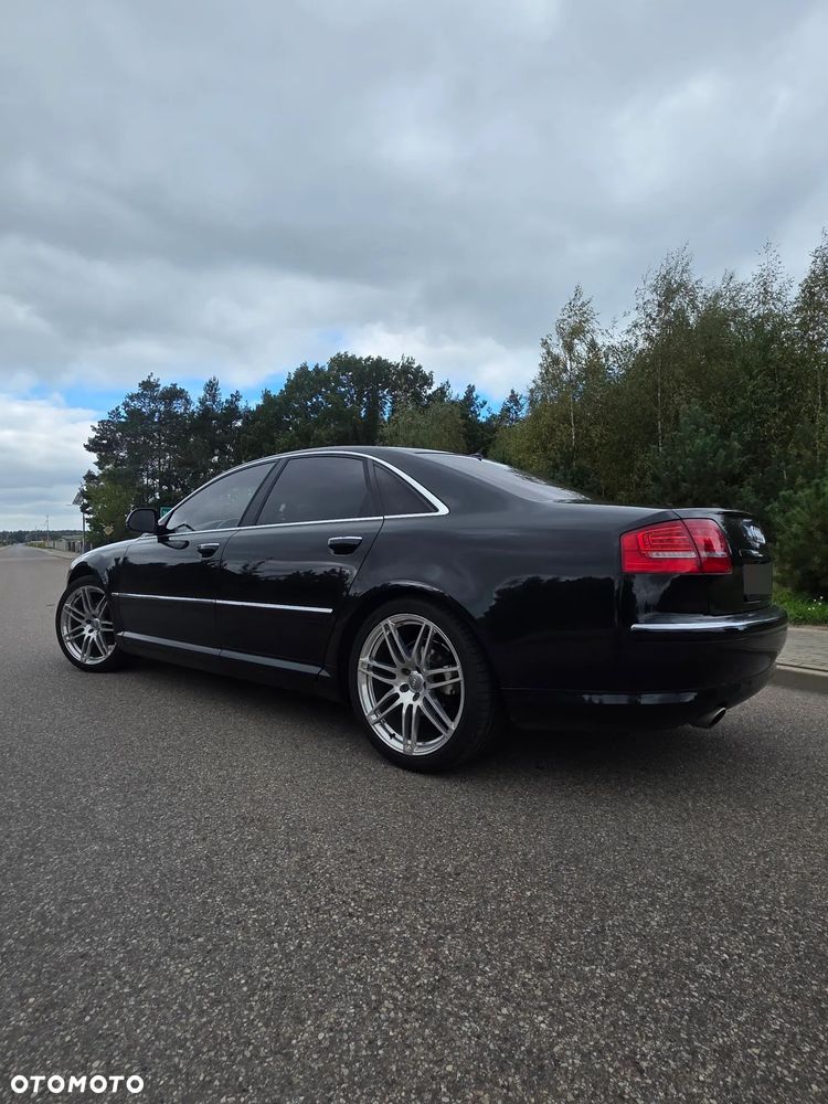 Audi A8 - 6