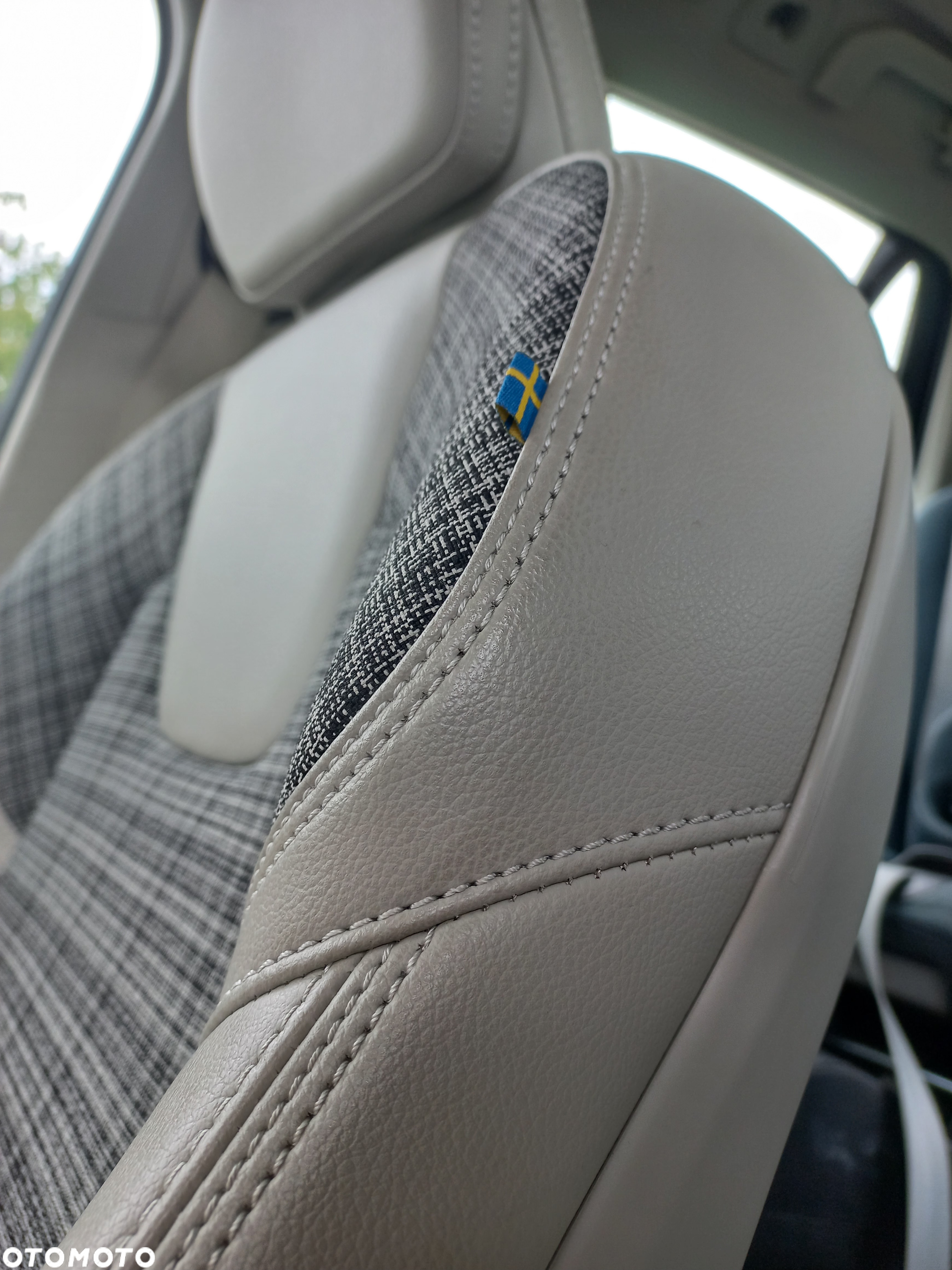 Volvo V60 T4 Momentum Pro - 17