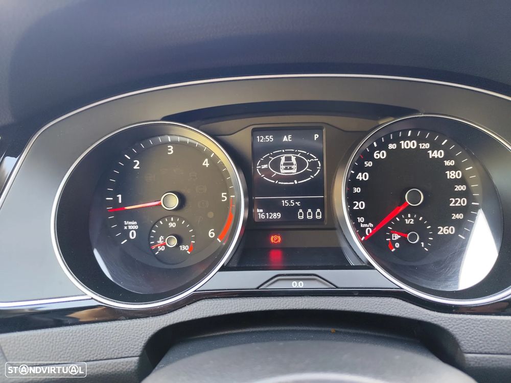 VW Passat Variant 2.0 TDI Confortline DSG - 24