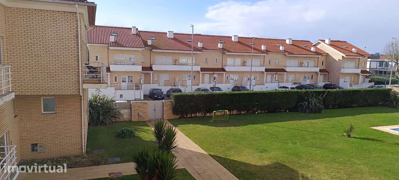 T2 com varanda, piscina e garagem em Esposende - Grande imagem: 2/8