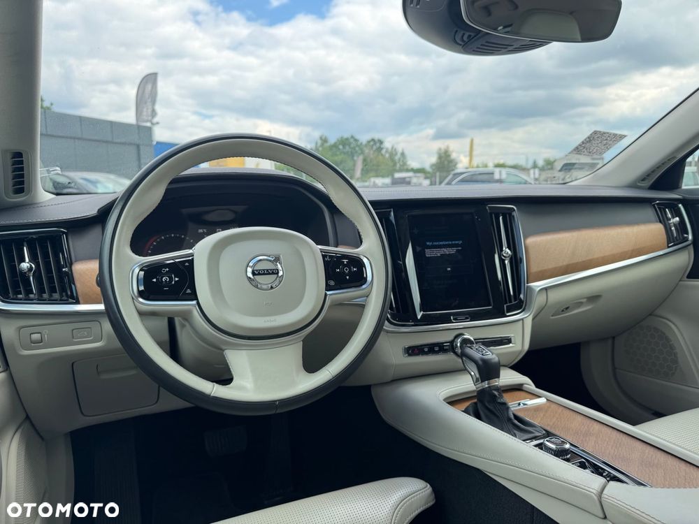 Volvo S90 - 16