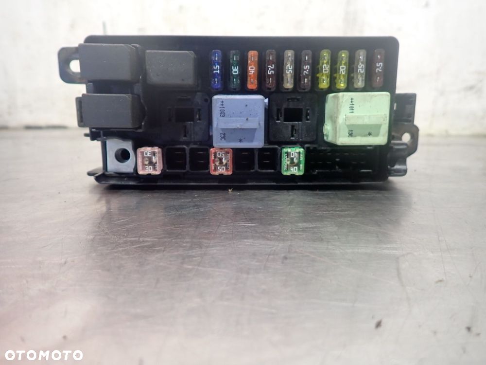 SKRZYNKA BEZPIECZNIKÓW MINI ONE R57 1.6 - 4