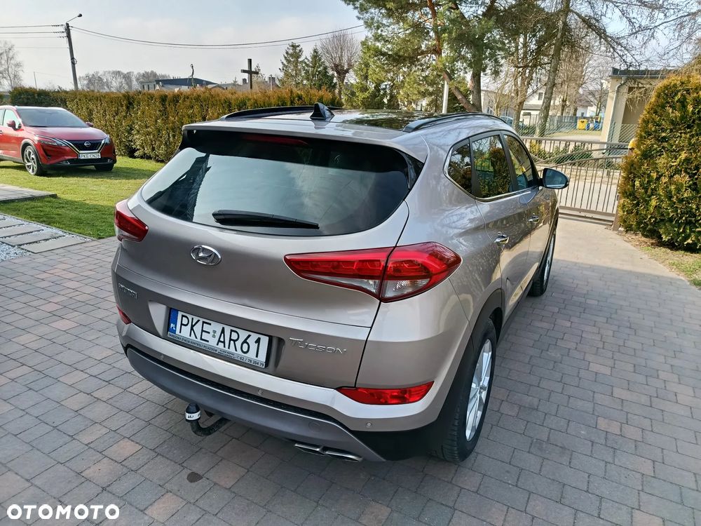 Hyundai Tucson 2.0 CRDI BlueDrive Style 2WD - 12