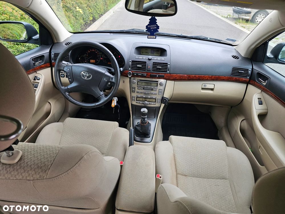 Toyota Avensis 2.2 D-4D Prestige - 11