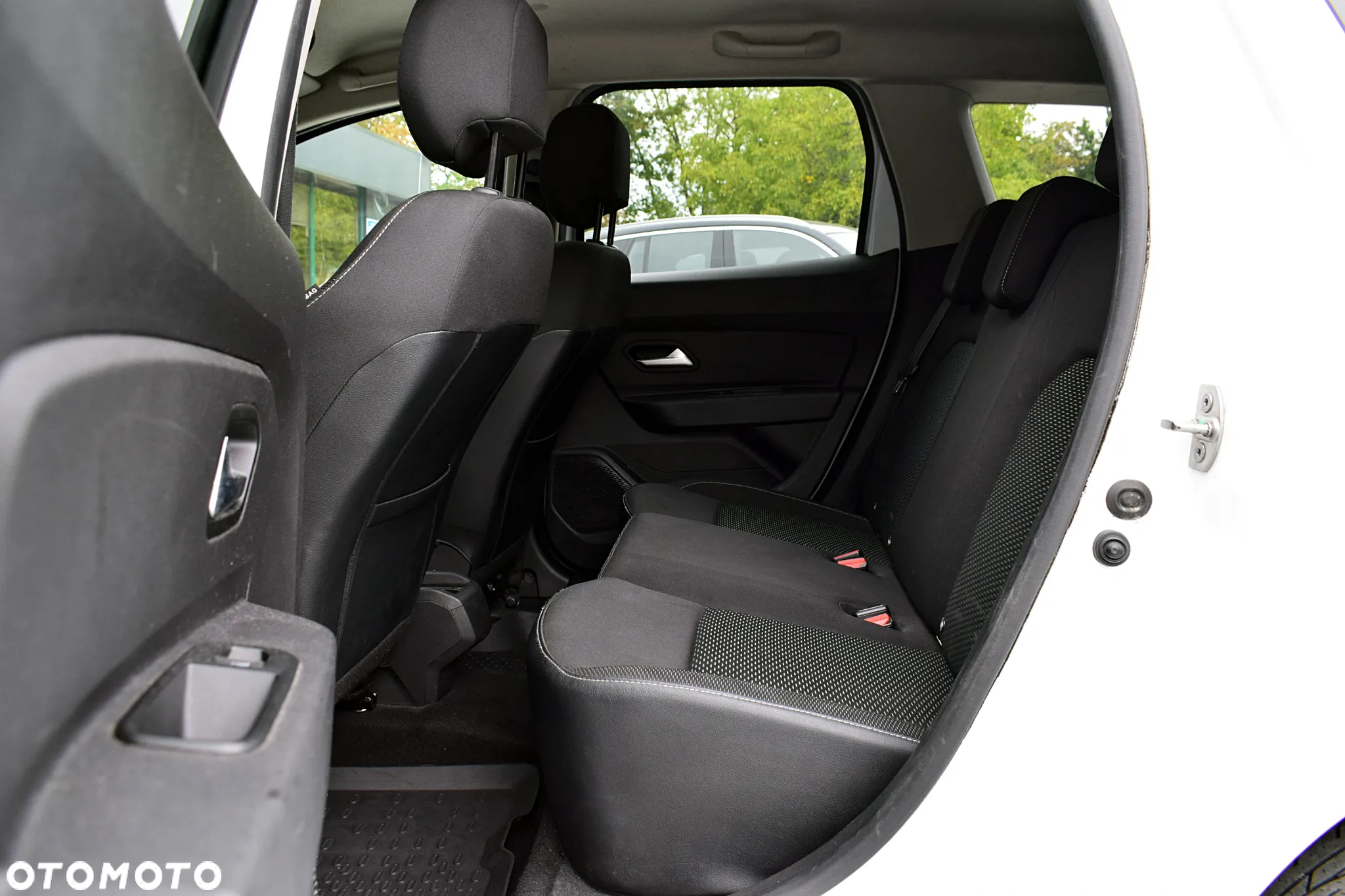 Dacia Duster 1.6 SCe Ambiance S&S - 6