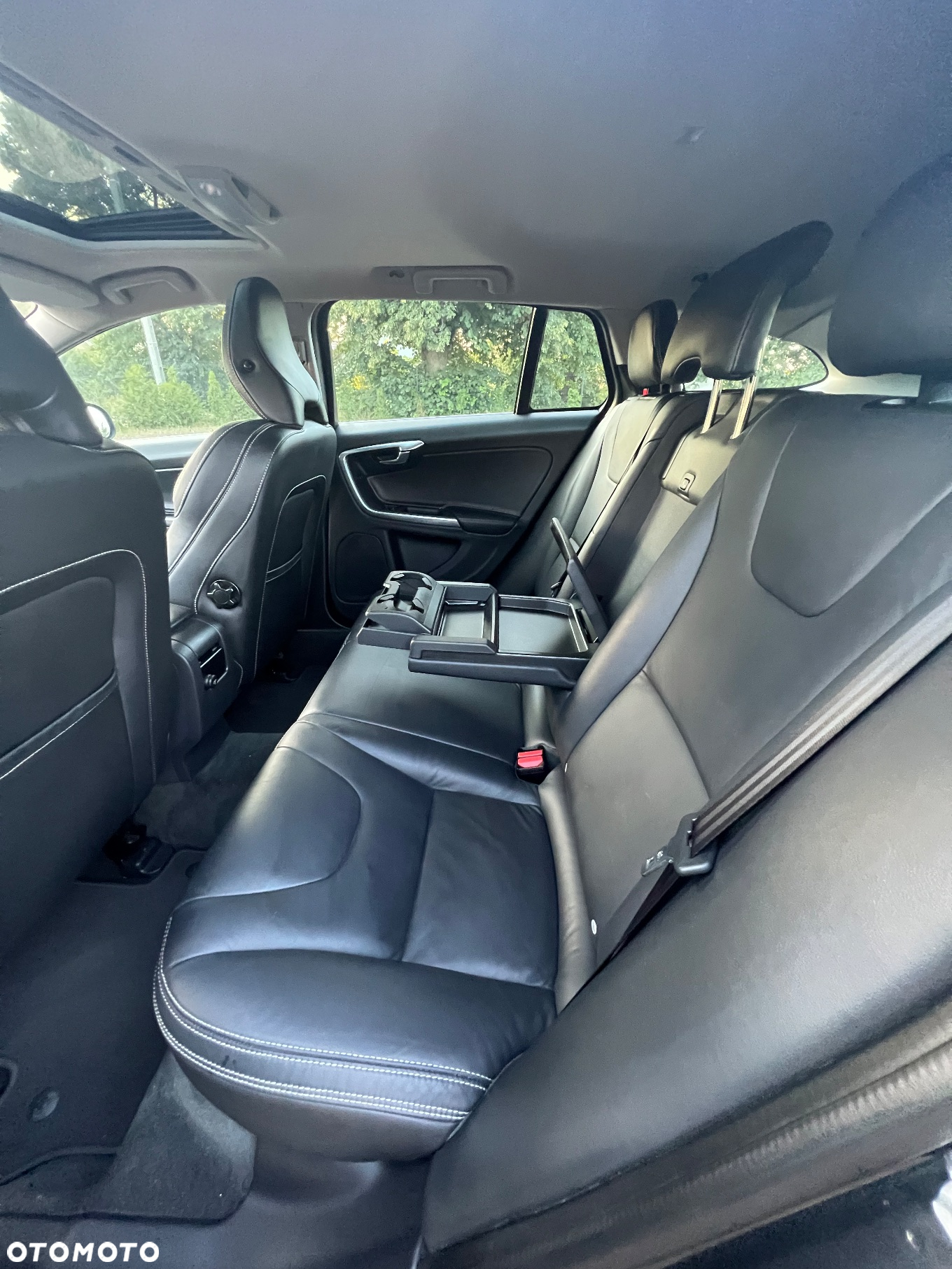 Volvo V60 D5 AWD Geartronic Summum - 8