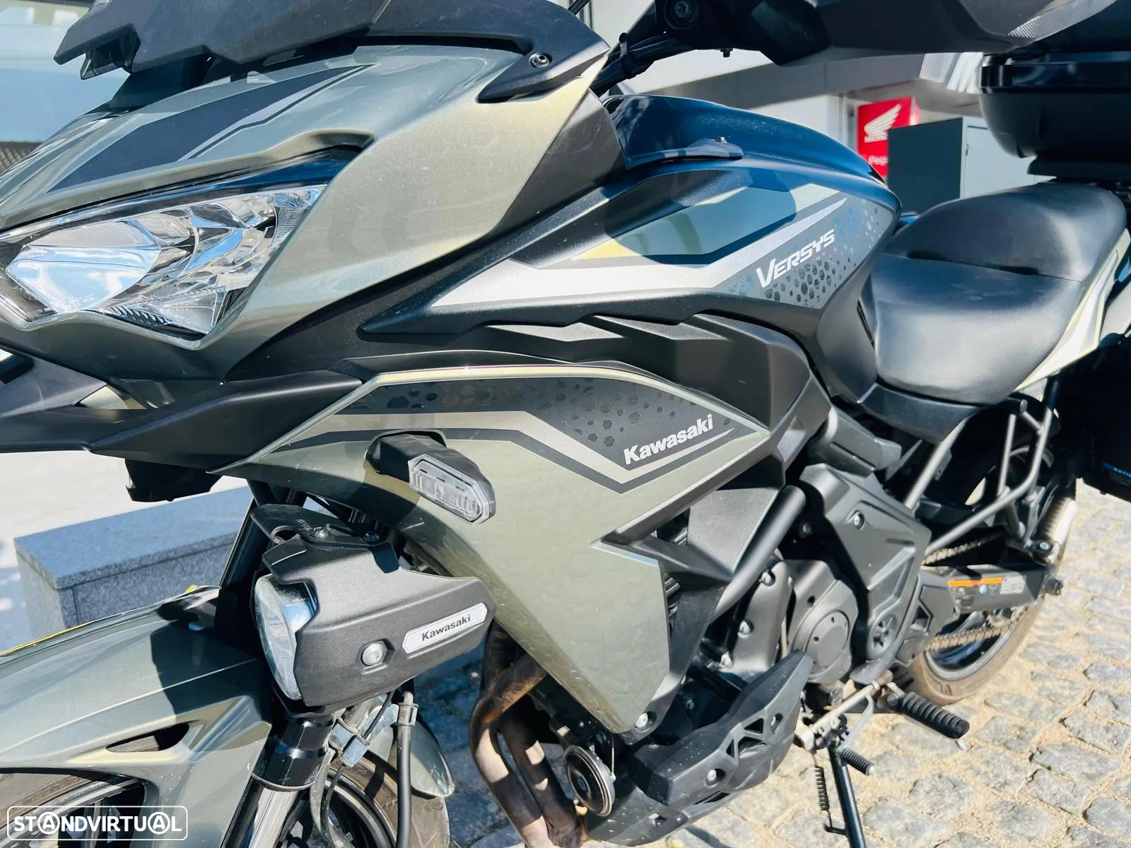 Kawasaki Versys 650 Grand Tourer - 11