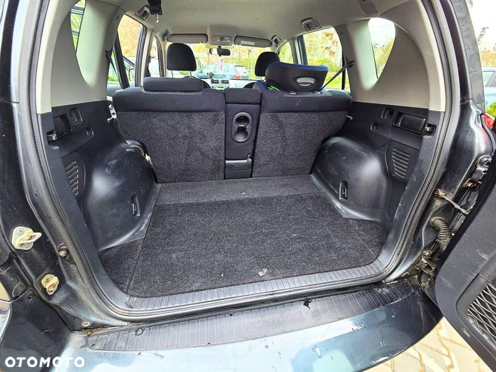 Toyota RAV4 - 1