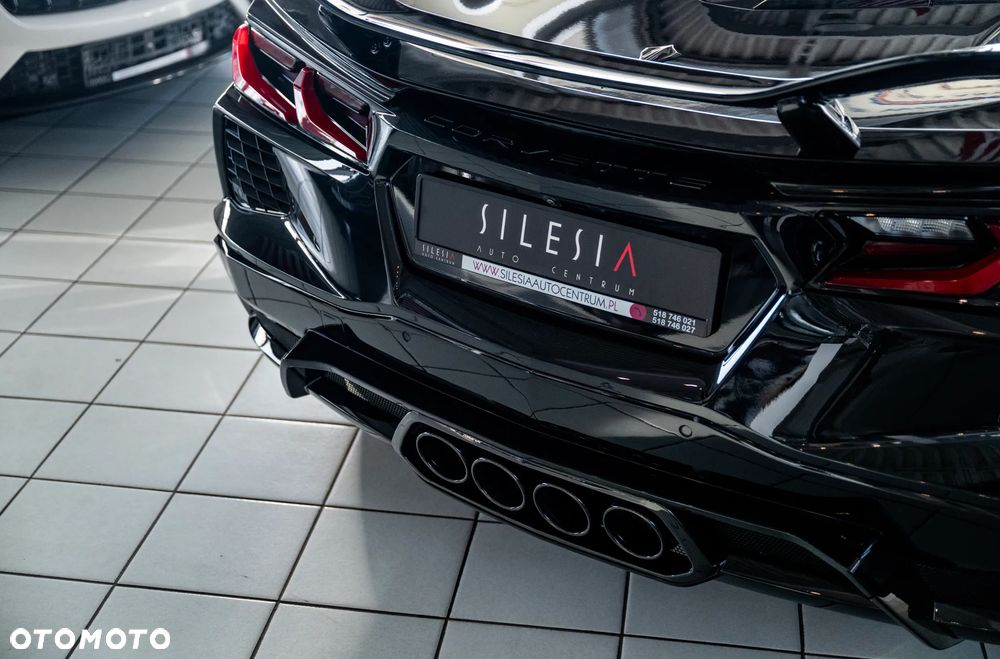 Chevrolet Corvette - 12