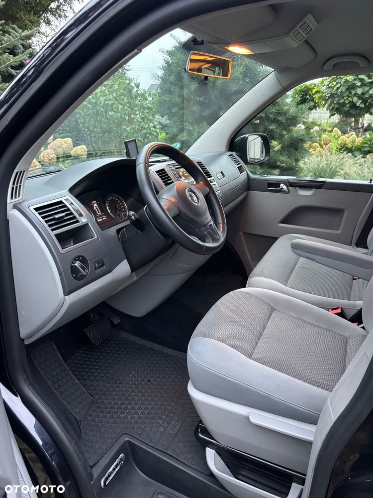 Volkswagen Caravelle - 13