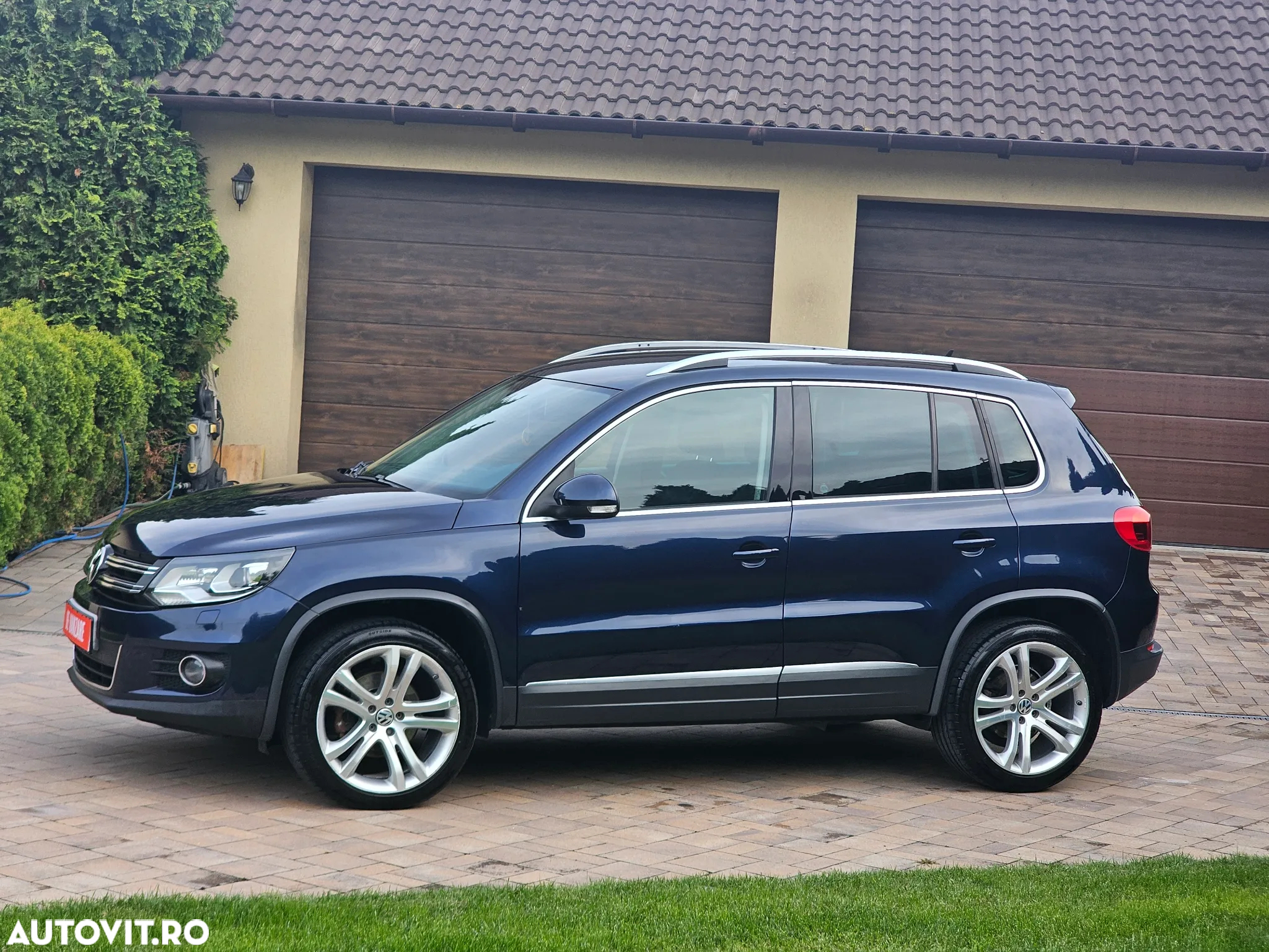 Volkswagen Tiguan 2.0 TDI 4Motion DSG Sport & Style - 8
