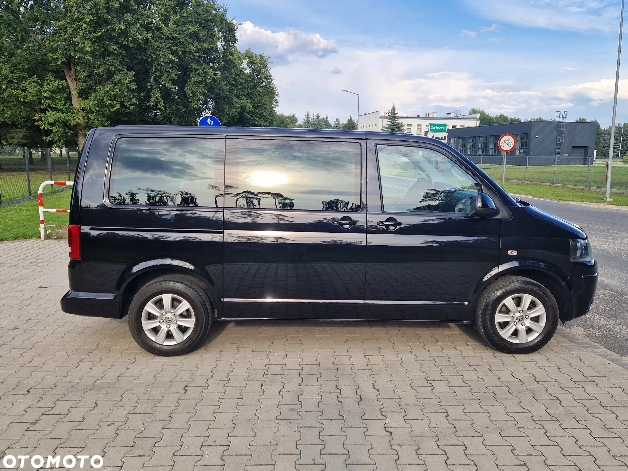 Volkswagen Multivan 2.0 TDI L1 Comfortline - 8