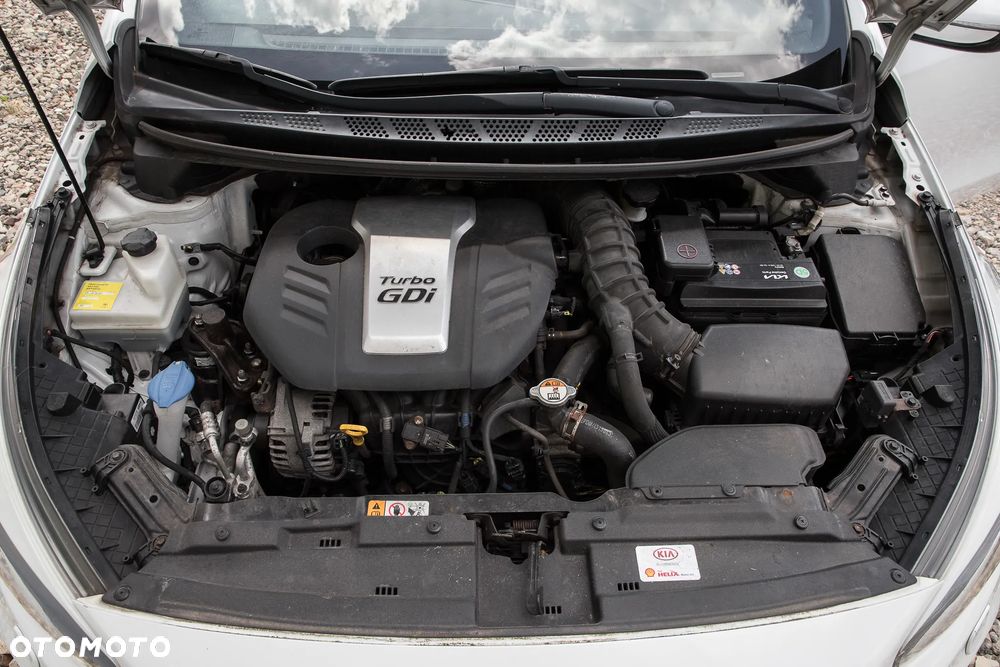 Kia Ceed 1.6 T-GDI GT - 40