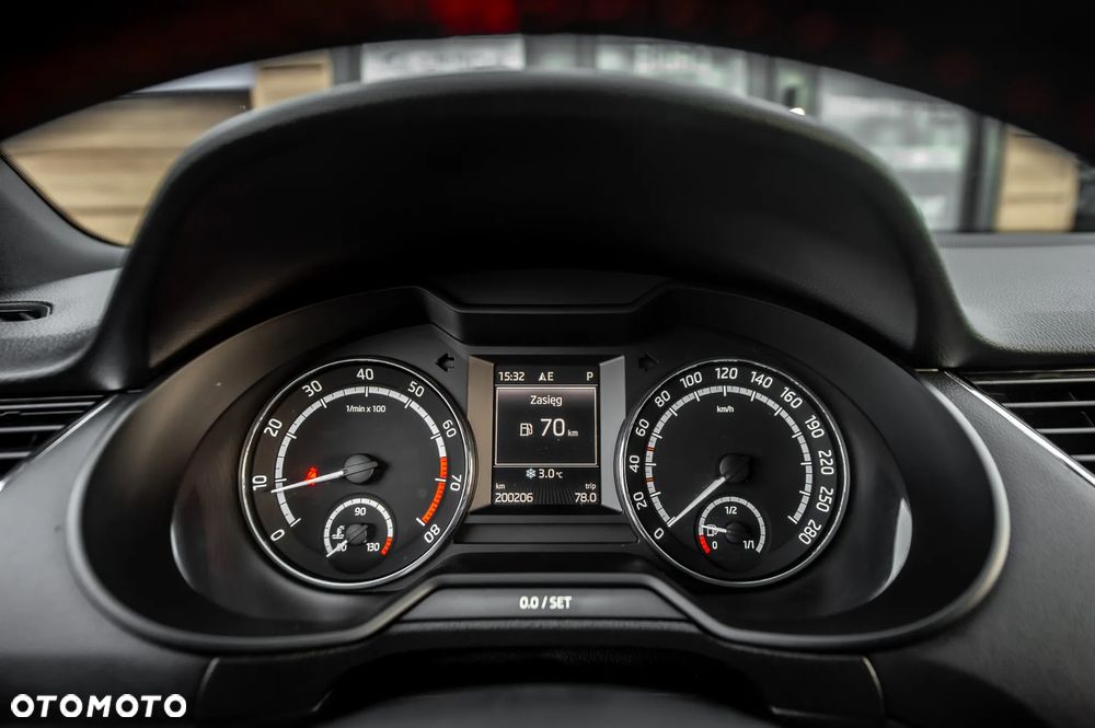 Skoda Octavia 2.0 TSI (Green tec) DSG RS - 28