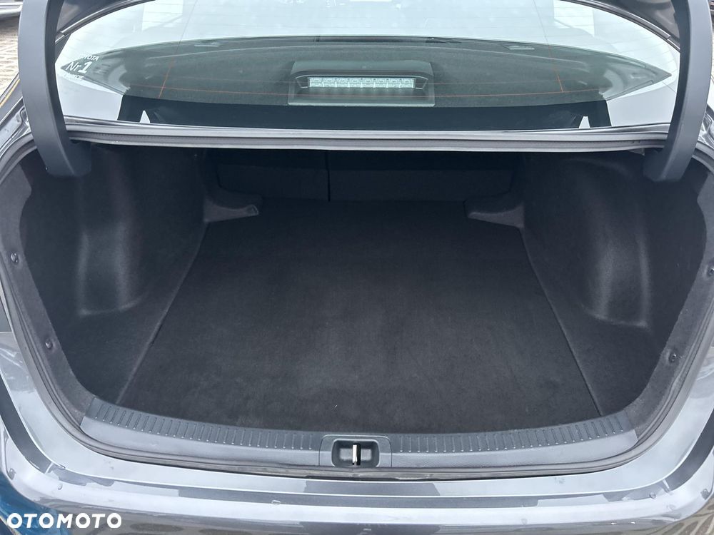 Toyota Corolla - 25