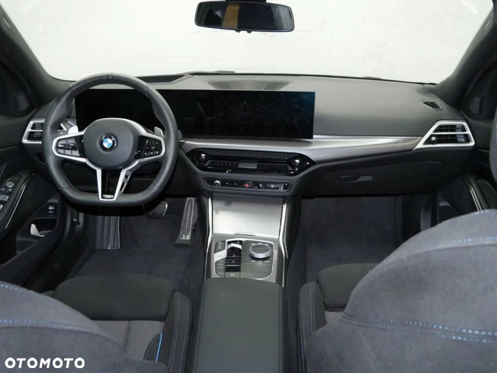 BMW Seria 3 320i xDrive M Sport - 12