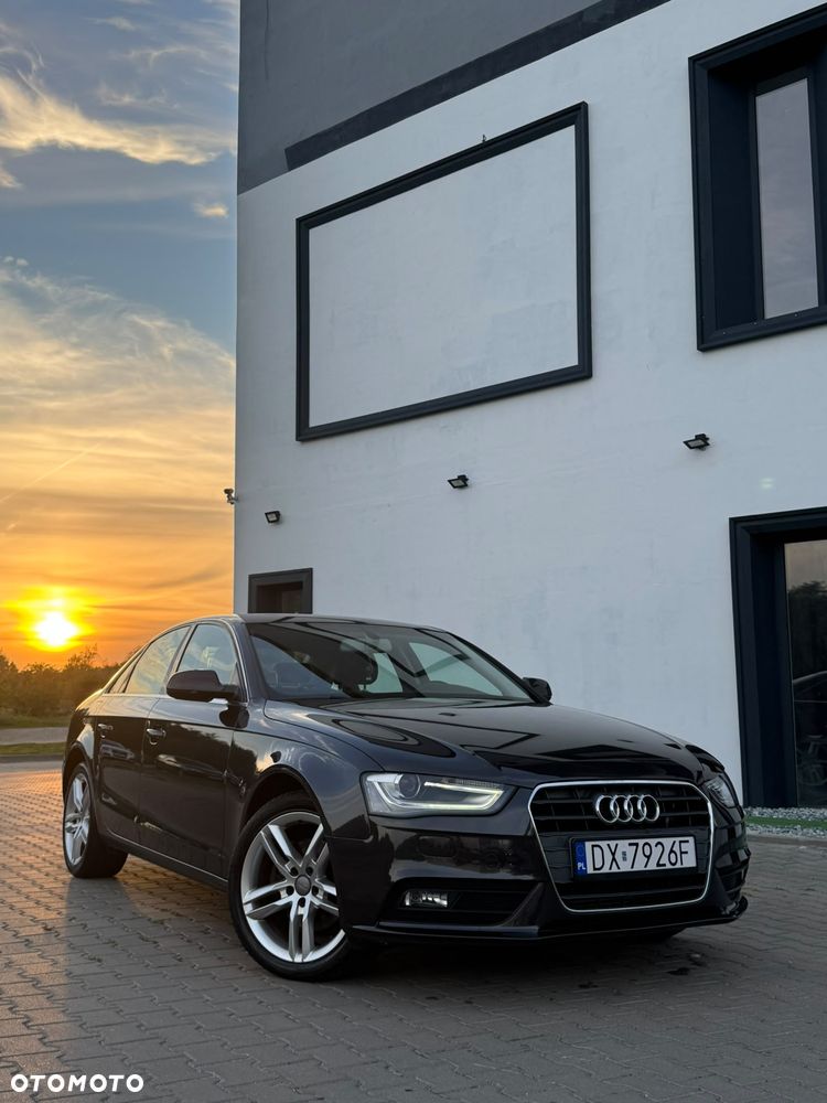 Audi A4 Limousine - 1