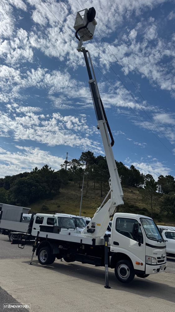 Toyota Dyna 3.0 D-4D C/ Cesto Elevatório - 11