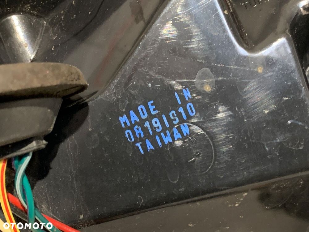 LAMPA PRAWY TYŁ  FORD USA MUSTANG coupe 2014 - 2022 2.3 EcoBoost 233 kW [317 KM] benzyna 2015 - - 4