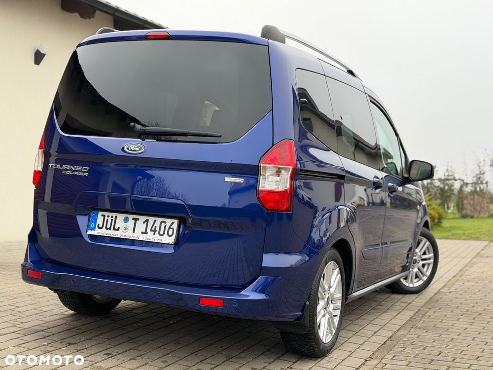 Ford Tourneo Courier - 25