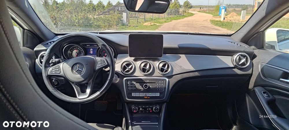 Mercedes-Benz GLA 200 7G-DCT - 6
