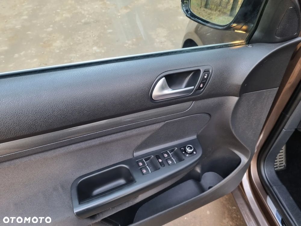 Volkswagen Golf 1.6 TDI DPF BlueMotion Technology Style - 12