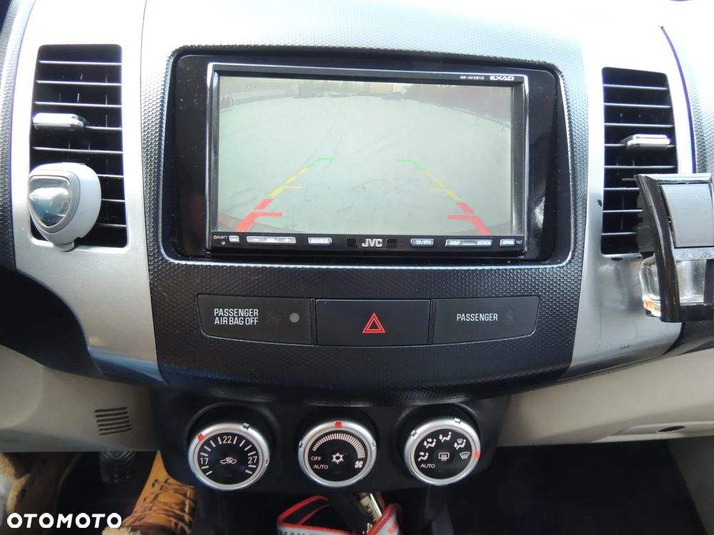 Mitsubishi Outlander 2.0 DID Instyle NAVI - 19